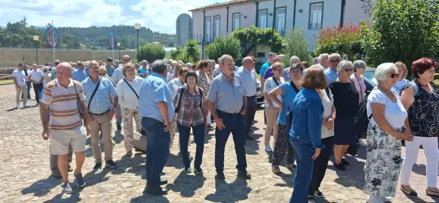 Passeio Anual da Freguesia reuniu uma centena de participantes na Quinta da Malafaia